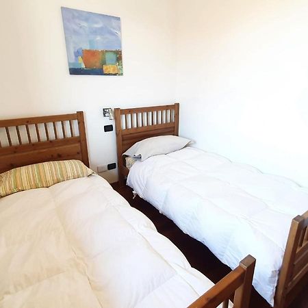 Il Glicine sul Garda casa vacanze Monzambano Esterno foto