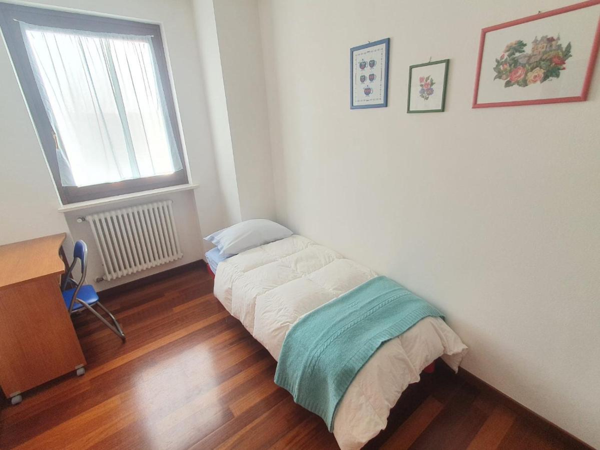 Il Glicine sul Garda casa vacanze Monzambano Esterno foto