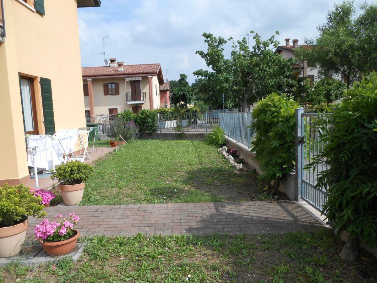 Il Glicine sul Garda casa vacanze Monzambano Esterno foto